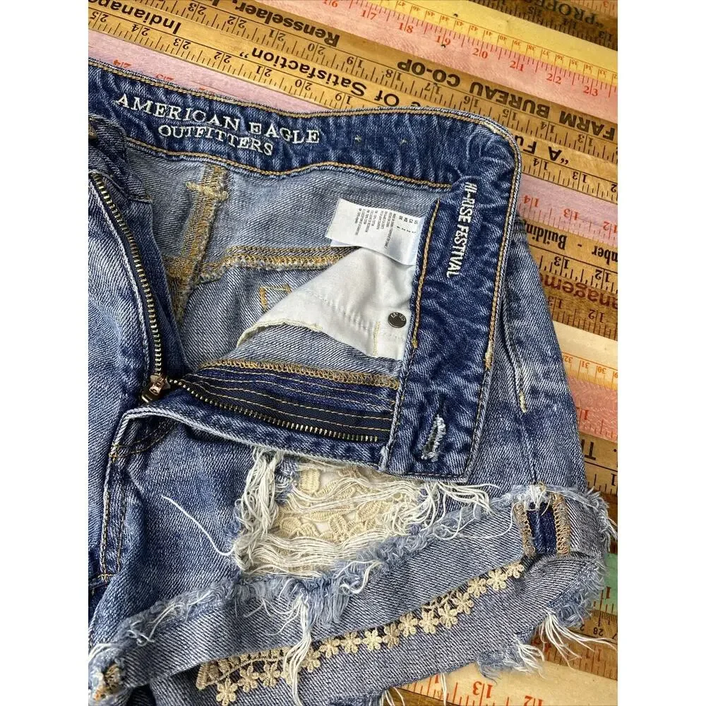 American Eagle Shorts Size 2 Jean cutoff hi-rise Festival denim Crochet Lace - Picture 5 of 13